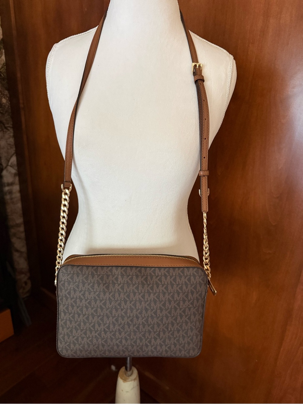 ⚜️ MICHAEL KORS SIGNATURE LOGO CROSSBODY BAG BROWN MONOGRAM GOLD CHAIN ⚜️ - Picture 4 of 14